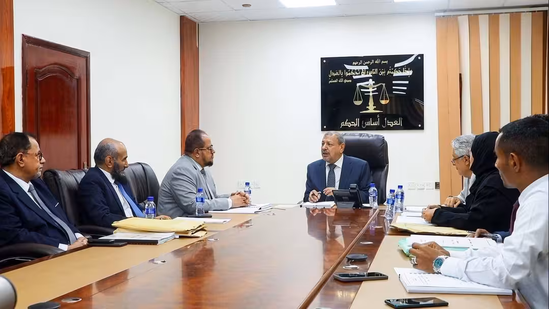 القضاء الأعلى يتخذ حزمة من الإجراءات التأديبية بحق عدد من القضاة ونقل آخرين