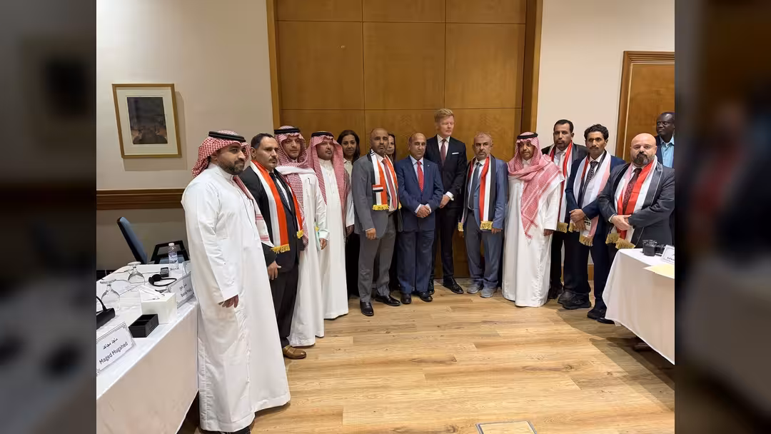 وفد الحكومة اليمنية يعلن التوصل إلى اتفاق للإفراج عن نحو 1750 محتجزاً من مختلف الأطراف