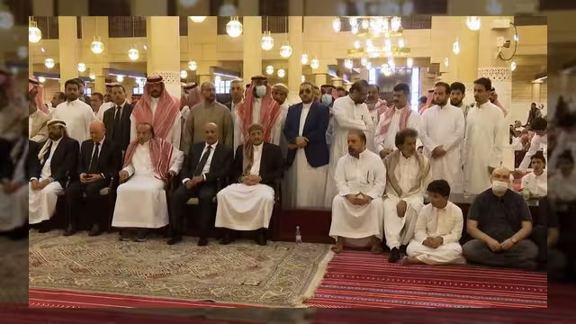 الرئيس العليمي يشارك في مراسم تشييع جثمان الرئيس السابق هادي