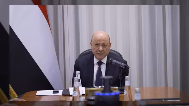 الرئيس العليمي يلقي كلمة أمام مجلس الدفاع الوطني