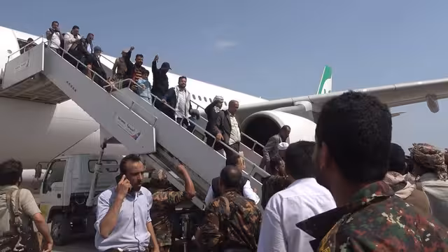 كشف نقل خبراء ومعدات بالطائرة الإيرانية.. عبد الله العليمي: مستعدون للحرب والحوثي بأضعف حالاته