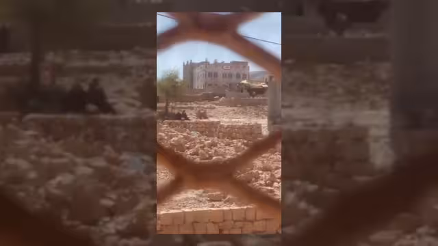 مليشيا الحوثي تهدم منزلاً لمواطن في محافظة عمران وتشرّد عائلته