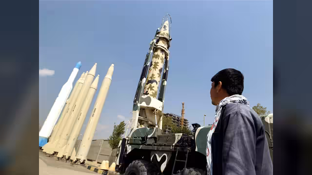 الحوثيون يدفعون بتعزيزات قتالية باتجاه المرتفعات المطلة على البحر الأحمر