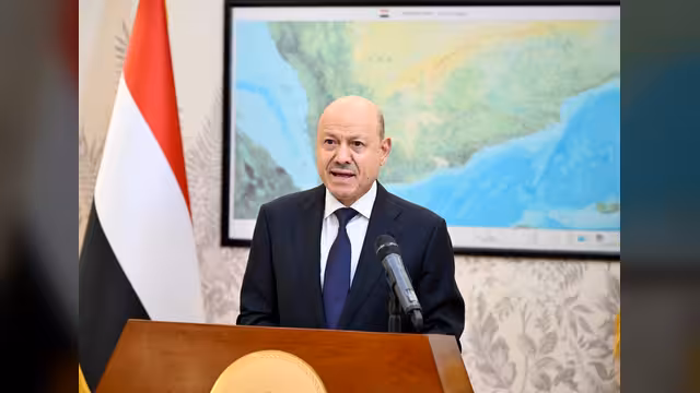 رئيس مجلس القيادة يدعو إلى التحام وطني شامل بمعركة استعادة مؤسسات الدولة وإنهاء الانقلاب