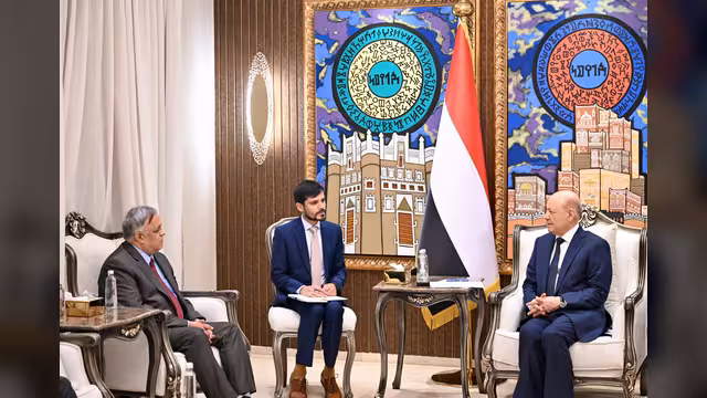 رئيس مجلس القيادة: أمن البحر الأحمر مسؤولية يمنية ودولية مشتركة