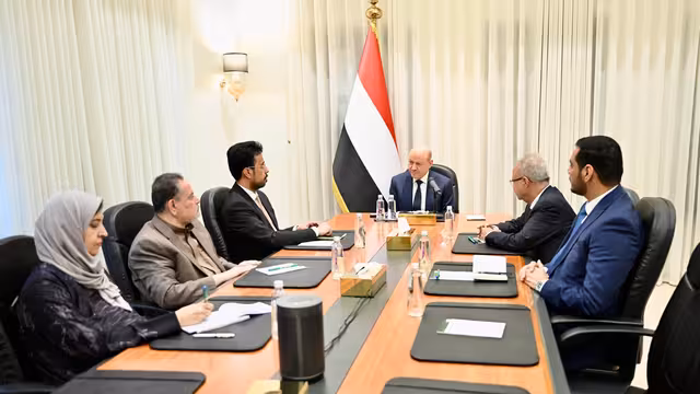رئيس مجلس القيادة: المليشيات الحوثية حولت مناطق سيطرتها الى أسوأ مكان للعيش على وجه الارض