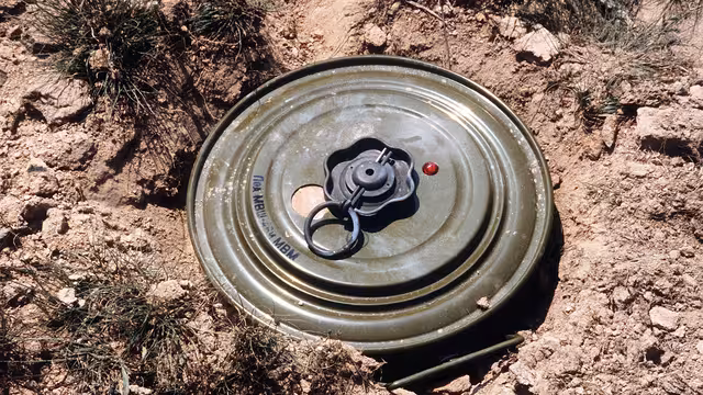 البيضاء.. مقتل طفلين وإصابة آخر جراء انفجار لغم حوثي في مديرية الزاهر