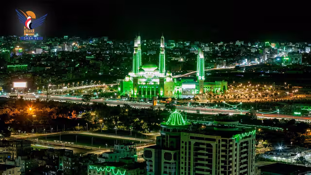 مع اقتراب "المولد النبوي".. الحوثيون يُلزمون محلات ومؤسسات إب برفع الأعلام والإضاءات الخضراء