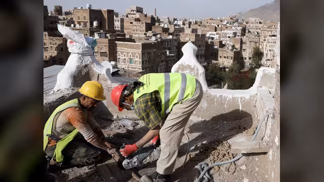 مخطط حوثي لهدم مبانٍ تاريخية في محيط الجامع الكبير بصنعاء القديمة
