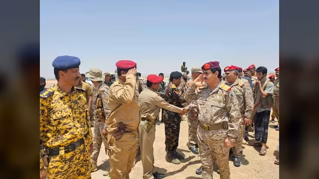 القوات المسلحة تؤكد المضي بالمعركة الوطنية وإنهاء التهديد الحوثي واستعادة الأمن والاستقرار