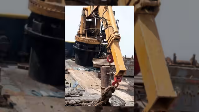 دمار واسع بميناء المخا جراء عدوان مليشيا الحوثي