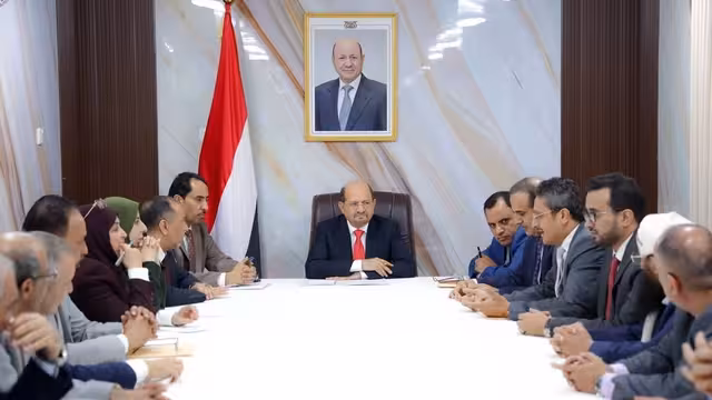 مجلس الوزراء يقف في اجتماع بعدن امام التطورات الناتجة عن التصعيد العسكري للمليشيا الارهابية