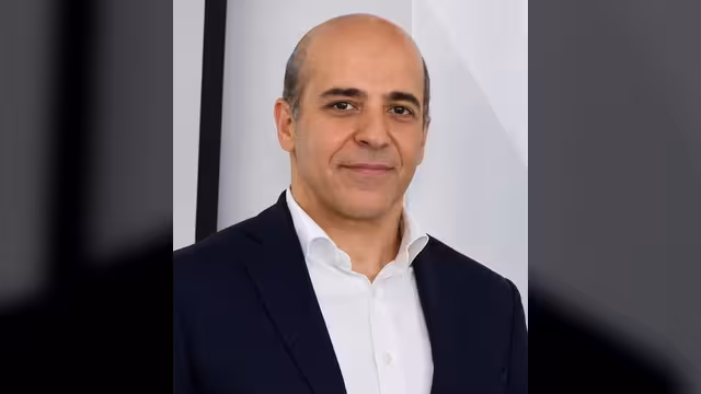 بسبب دفاعه عن اللقاحات.. الحوثي يحيل الدكتور المضواحي إلى المحكمة الجزائية بعد أكثر من 800 يوم من الاحتجاز