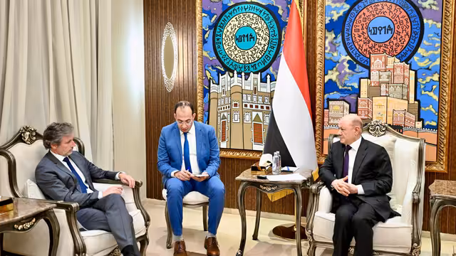 رئيس مجلس القيادة: لا تهدئة مستدامة دون استعادة مؤسسات الدولة وضمان احتكارها لقراري السلم والحرب