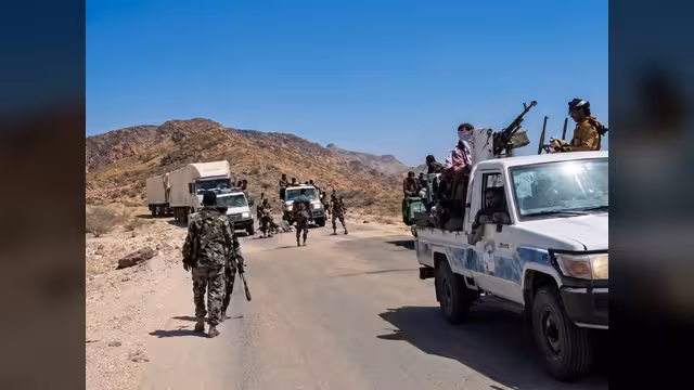 أبين.. حملة أمنية تلقي القبض على قائد وأفراد عصابة تقطع في المحفد