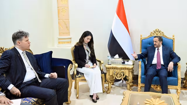عضو مجلس القيادة الرئاسي عثمان مجلي يلتقي القائم بأعمال السفارة الأمريكية