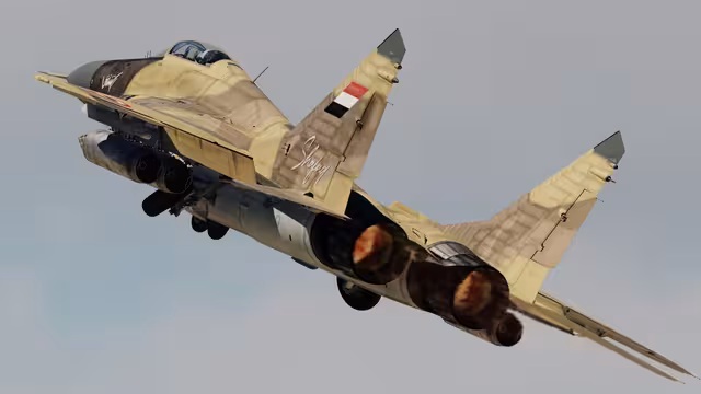 الطيران الحربي اليمني يواصل ضرب قدرات وعناصر مليشيا الحوثي في تعز والحديدة
