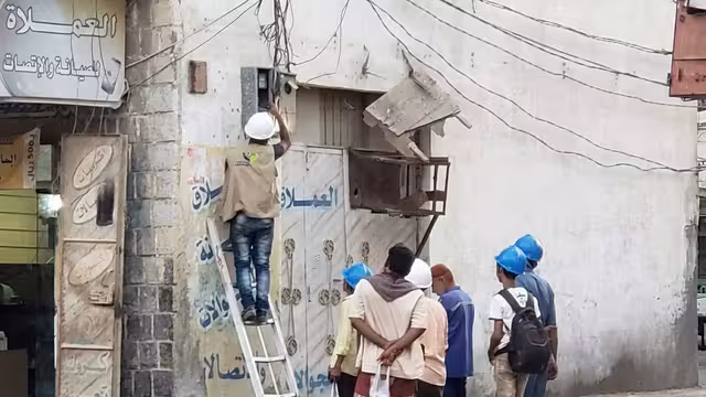 ارتفاع أسعار الكهرباء بمناطق سيطرة الحوثي بعد أيام من جرعة الوقود