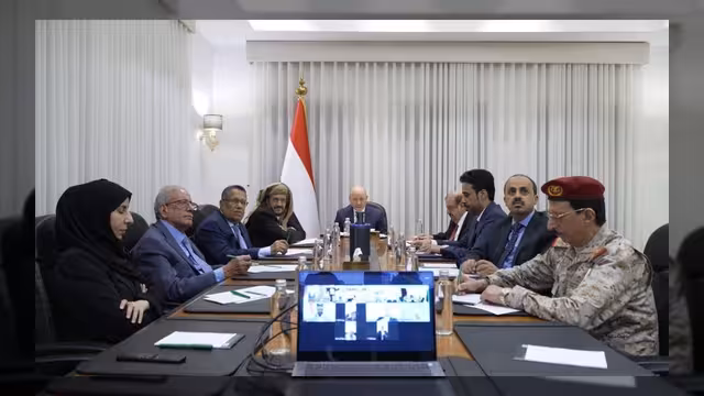 مجلس الدفاع الوطني يحذر من التحشيدات الحوثية ويدعو لتكاتف شعبي