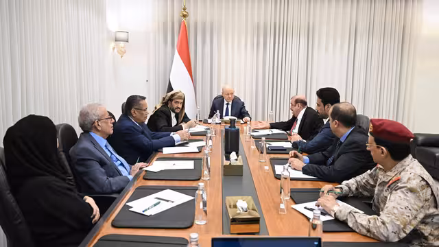 مجلس الدفاع الوطني يدعو المواطنين إلى الابتعاد عن مواقع وتحشيدات المليشيات والإبلاغ عن أي تحركات مشبوهة