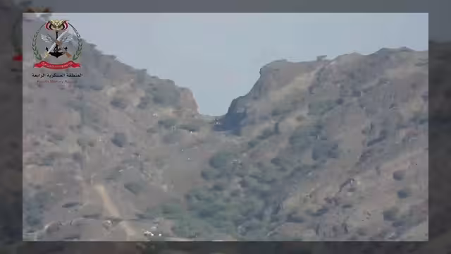 القوات المسلحة تستهدف عربة قتالية للحوثيين في جبهة الوازعية