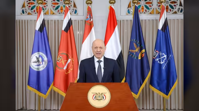 رئيس مجلس القيادة: المليشيات بدأت هذه الحرب لكن القوات المسلحة هي من ستنهيها بما يلبي تطلعات الشعب اليمني