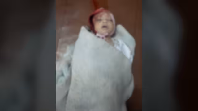 قصف حوثي على تعز يقتل رضيعًا ويصيب 14 مدنيًا بينهم أطفال ونساء