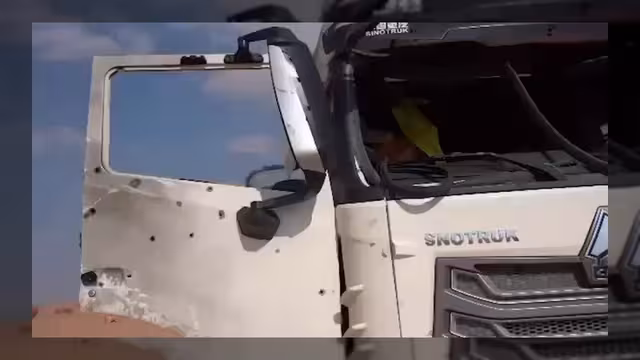 مسيرة حوثية تستهدف شاحنة إغاثية وتقتل سائقها في طريق مأرب