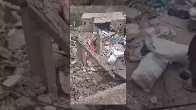 قصف حوثي يستهدف منزلاً في تعز ويودي بحياة أم وأطفالها