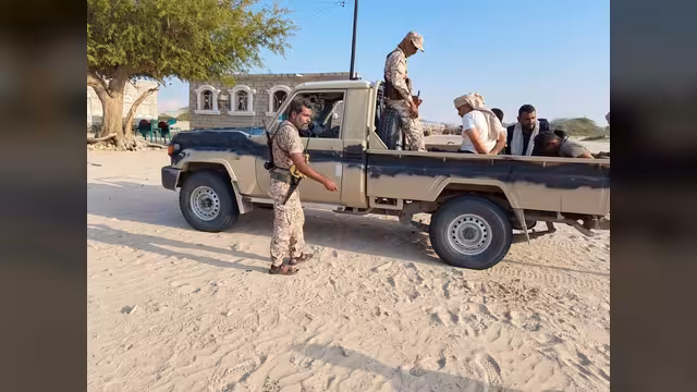 ضبط خلية حوثية مكونة من 13 عنصرًا وشاحنة أسلحة مهربة تابعة للمليشيا في شبوة