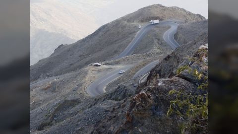 القوات الحكومية تستهدف تجمعاً لمليشيا الحوثي في جبهة ثره في أبين