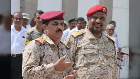 وزير الدفاع يطلع على أوضاع منتسبي القوات البحرية والقاعدة الإدارية