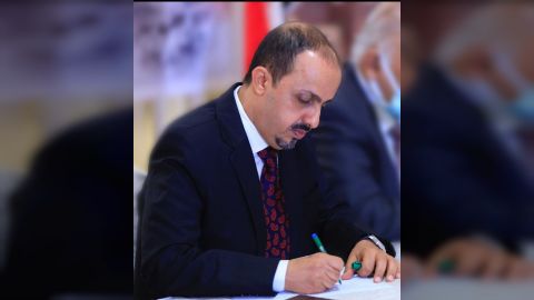 الإرياني: الحكومة لن تقف مكتوفة الأيدي أمام الحرب التي تشنها مليشيا الحوثي على الاقتصاد الوطني