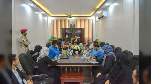 وزير النقل يتفقد الهيئة العامة لتنظيم شؤون النقل البري ويعقد اجتماعاً بقيادتها