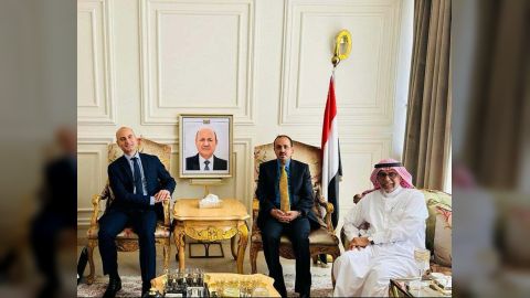 الارياني يبحث مع السفير الفرنسي ترتيبات اقامة حفل السمفونيات التراثية في باريس