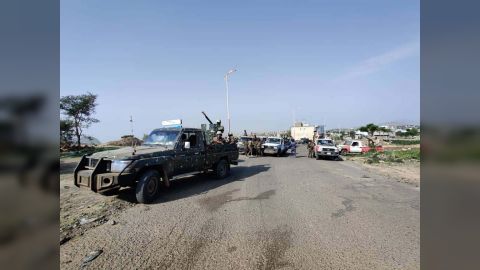 شرطة تعز تضبط 21 متهماً خلال 24 ساعة في قضية مقتل مدير برنامج الغذاء العالمي