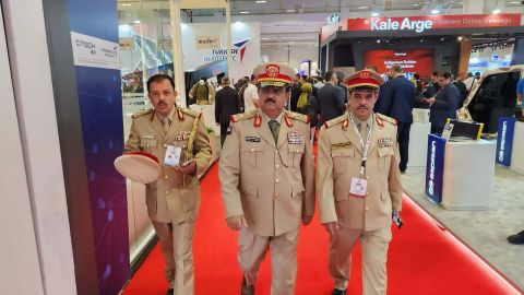 وزير الدفاع اليمنيى في معرض الصناعات الدفاعية التركية