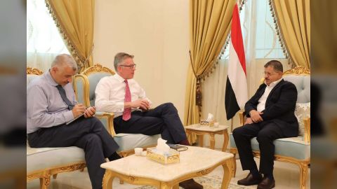 الفريق المقدشي يناقش مع المستشار العسكري للمبعوث الاممي تطورات الاوضاع في اليمن