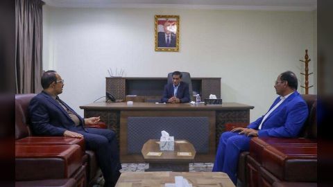 البحسني يناقش مع محافظ حضرموت الاوضاع الخدمية والاقتصادية والعسكرية والأمنية بالمحافظة