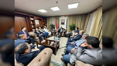 رئيس مجلس الشورى يعقد اجتماعا بعدد من أعضاء المجلس