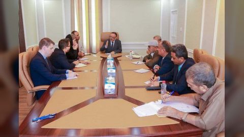 حُميد يبحث مع مكتب المبعوث الأممي تجميد أرصدة الخطوط الجوية اليمنية من قبل ميليشيات الحوثي