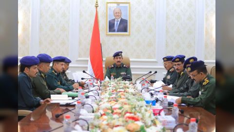 وزير الداخلية يترأس اجتماعاً للمجلس الأعلى للشرطة