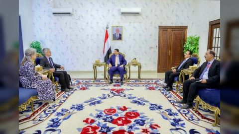 وزير الخارجية يستقبل سفيرة السويد ومبعوثها الى اليمن