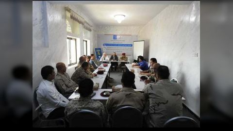 اختتام ورشة تشاورية حول العلاقة بين الجيش والمجتمع بمحافظة تعز