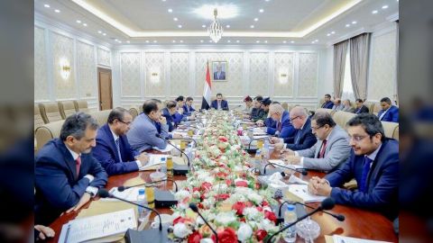 مجلس الوزراء يستعرض تطورات الأوضاع على الساحة الوطنية وجهود الحكومة للقيام بمسؤولياتها لتجاوز التحديات