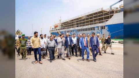 الزُبيدي يتفقد سير العمل بوزارة الزراعة والري والثروة السمكية