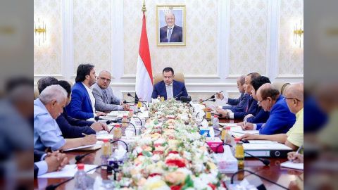 المجلس الأعلى للطاقة يعتمد عدد من الإجراءات لمعالجة أوضاع الكهرباء في عدن والمحافظات المحررة