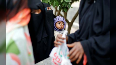 بداية من أكتوبر القادم... 4. 4 مليون يمني سيحرمون من المساعدات الغذائية