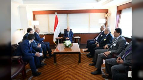 رئيس مجلس القيادة يستقبل امين عام جامعة الدول العربية