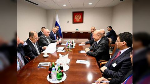 الرئيس العليمي يبحث مع وزير الخارجية الروسي العلاقات الثنائية ومستجدات الوضع اليمني